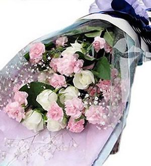妈妈，爱你 （已下架）-19枝粉色康乃馨+9枝白玫瑰