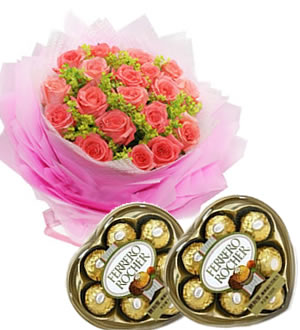 甜蜜的开始 （已下架）-玫瑰花束+心形费列罗巧克力两盒